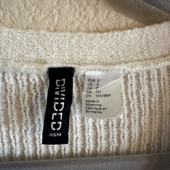 Women’s Divided (H&M) White Button Up Cardigan - Picture 9 of 9